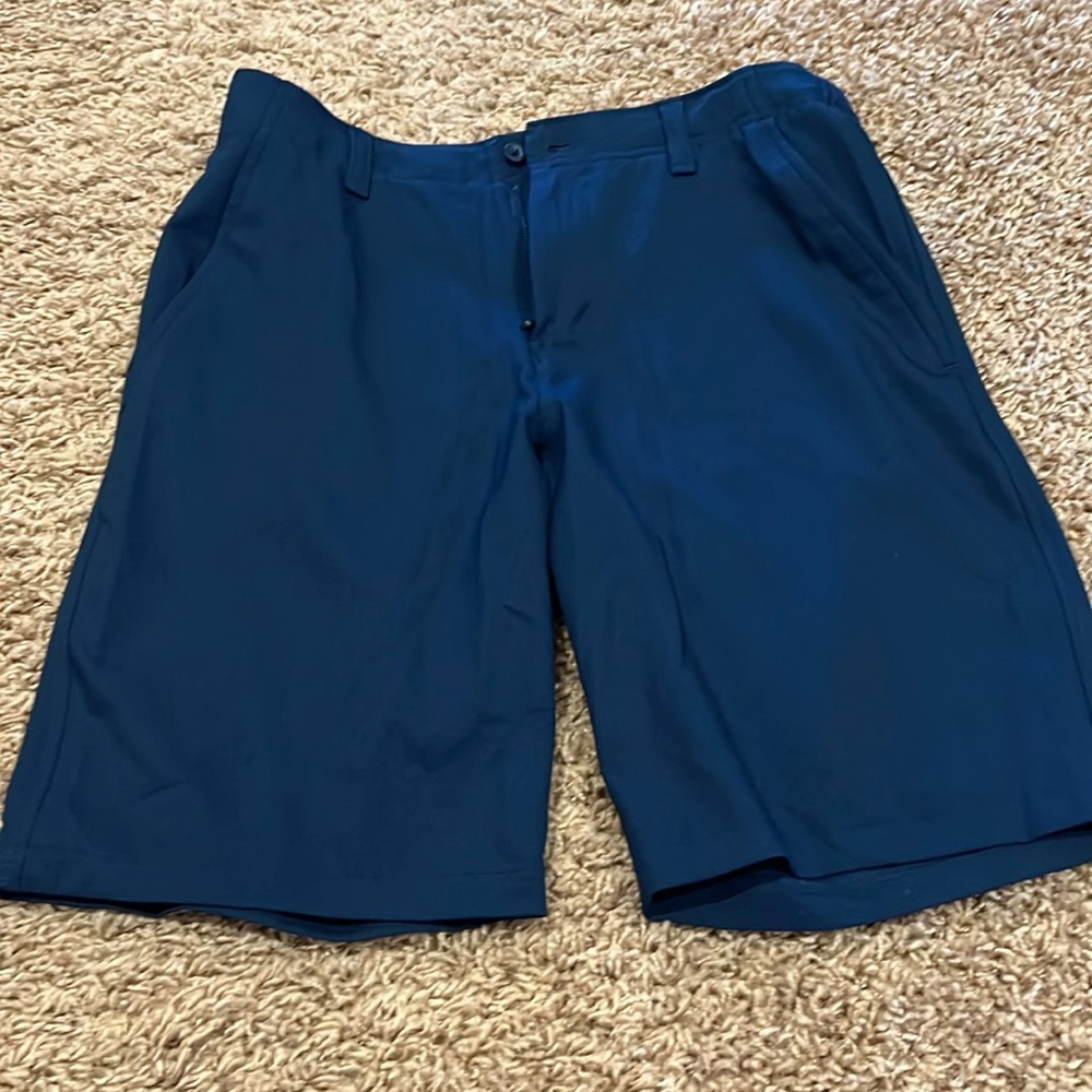 Youth Boy Under Armour golf shorts size L